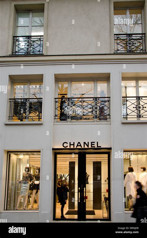 buying chanel purse in paris|chanel boutique paris france.